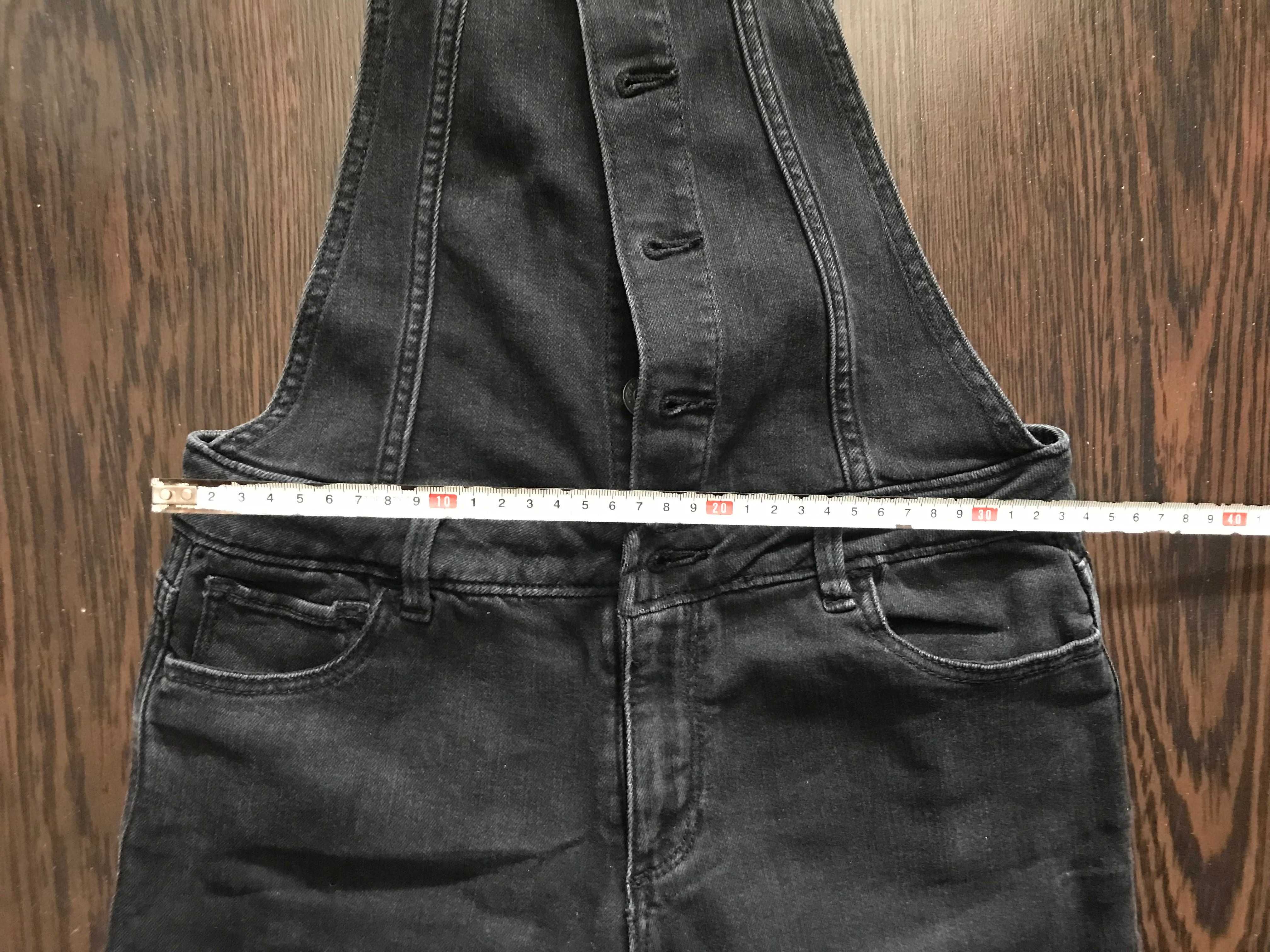 Джинсовый комбинезон Gap