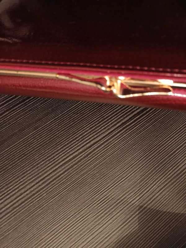 Czerwona portmonetka portfel lakierowana