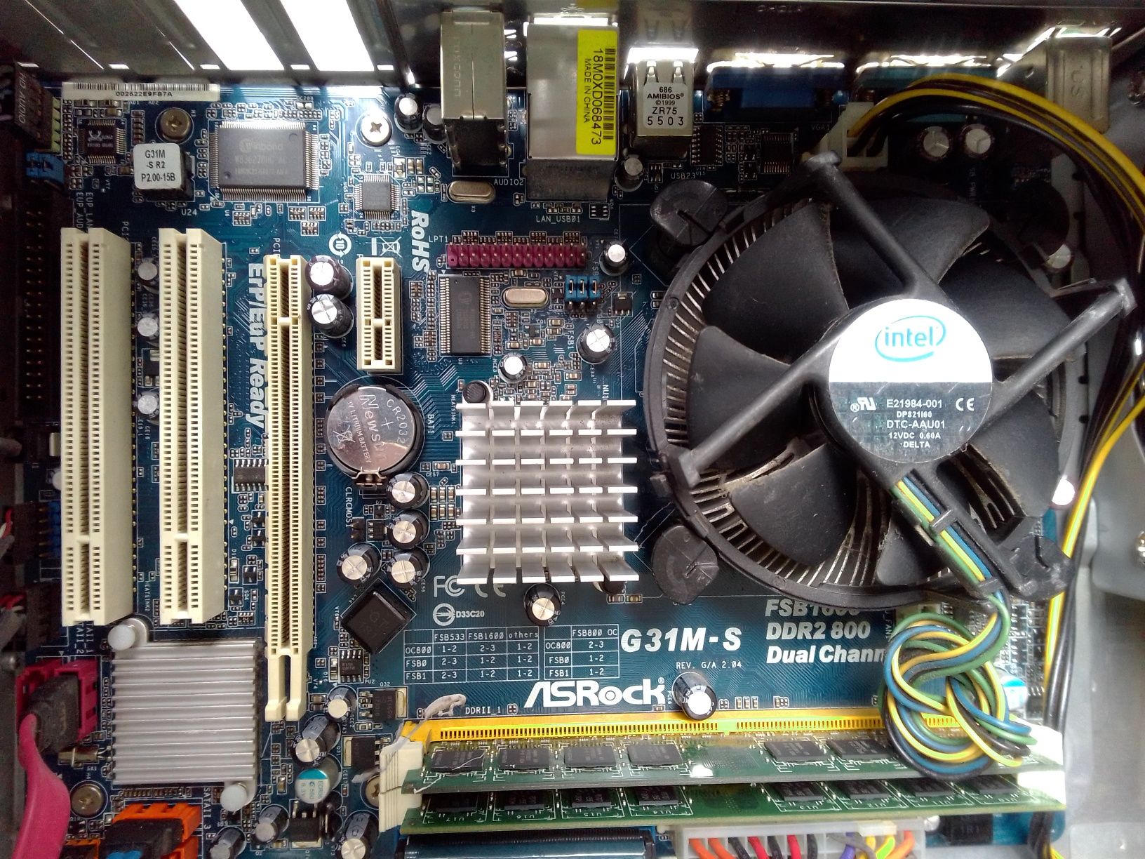 Komputer z Ms Office 2007 Retro PC Vobis Core2Quad Q9400