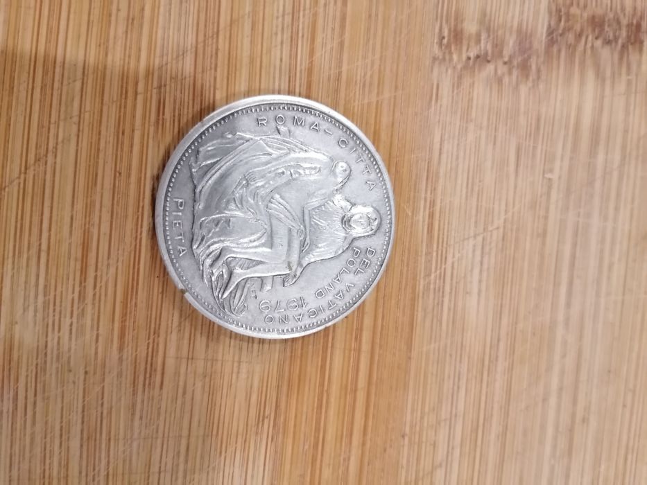 Moneta srebrna z papieżem