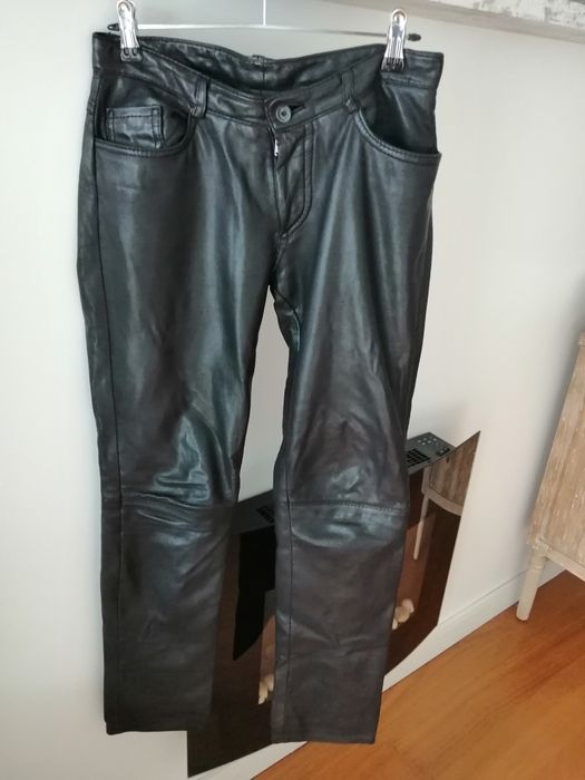 Calças, vestidos, casacos, blusas...