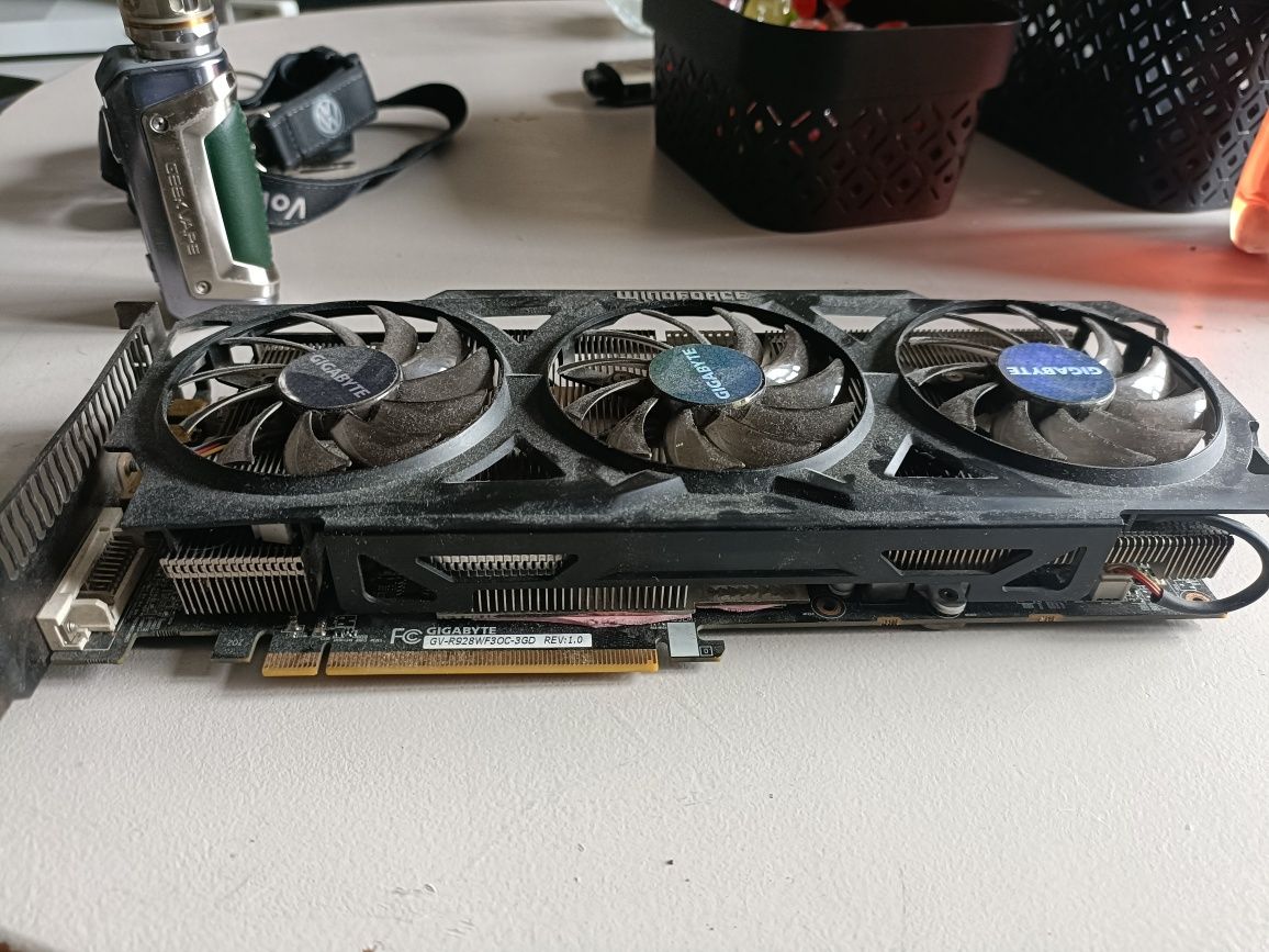 Gigabyte GV-R928WF3OC-3GD REV:1.0