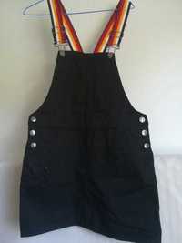 Jeansowa sukienka na kolorowych szelkach XS bershka