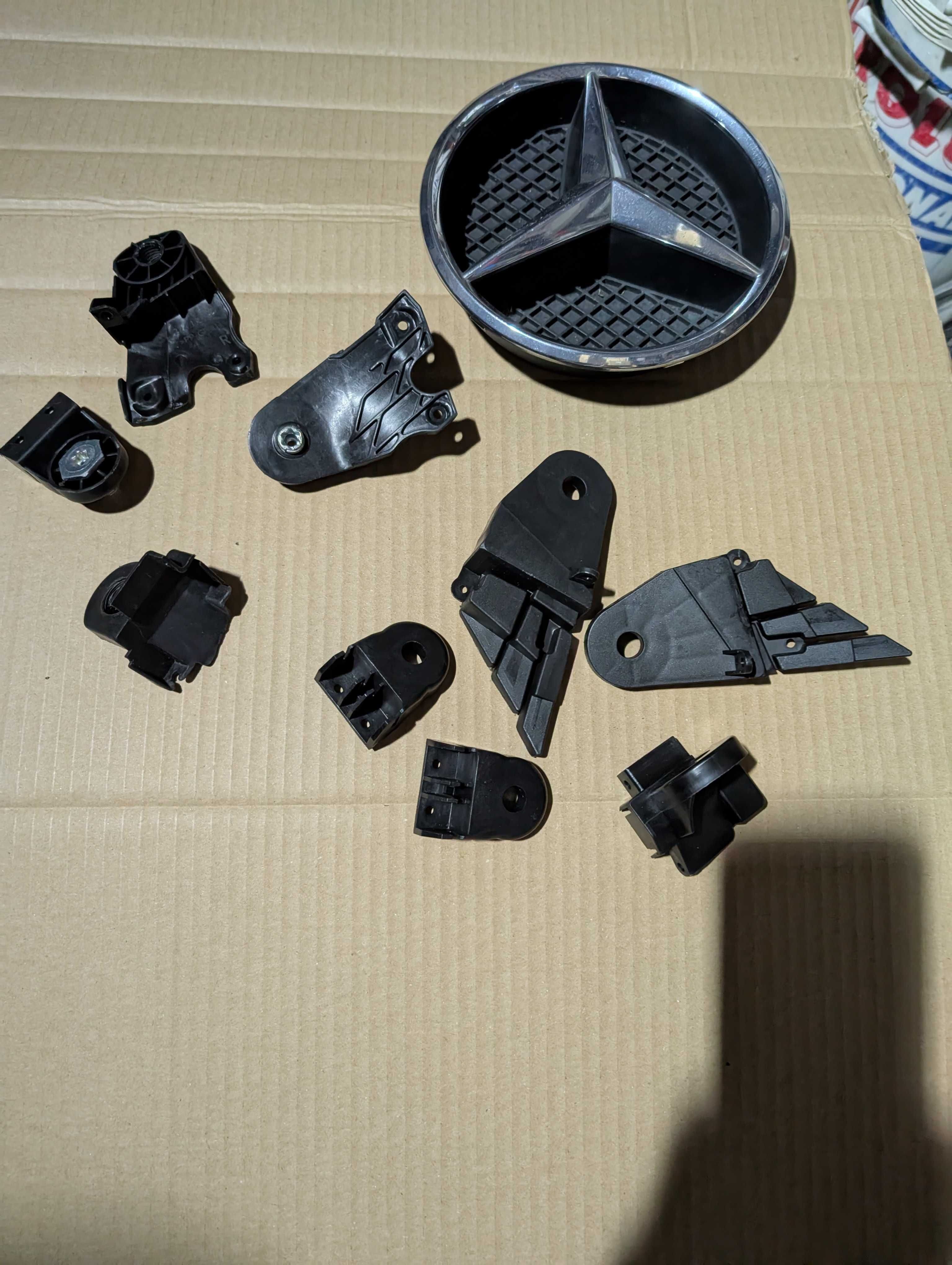 Apoios para os faróis  Mercedes C
