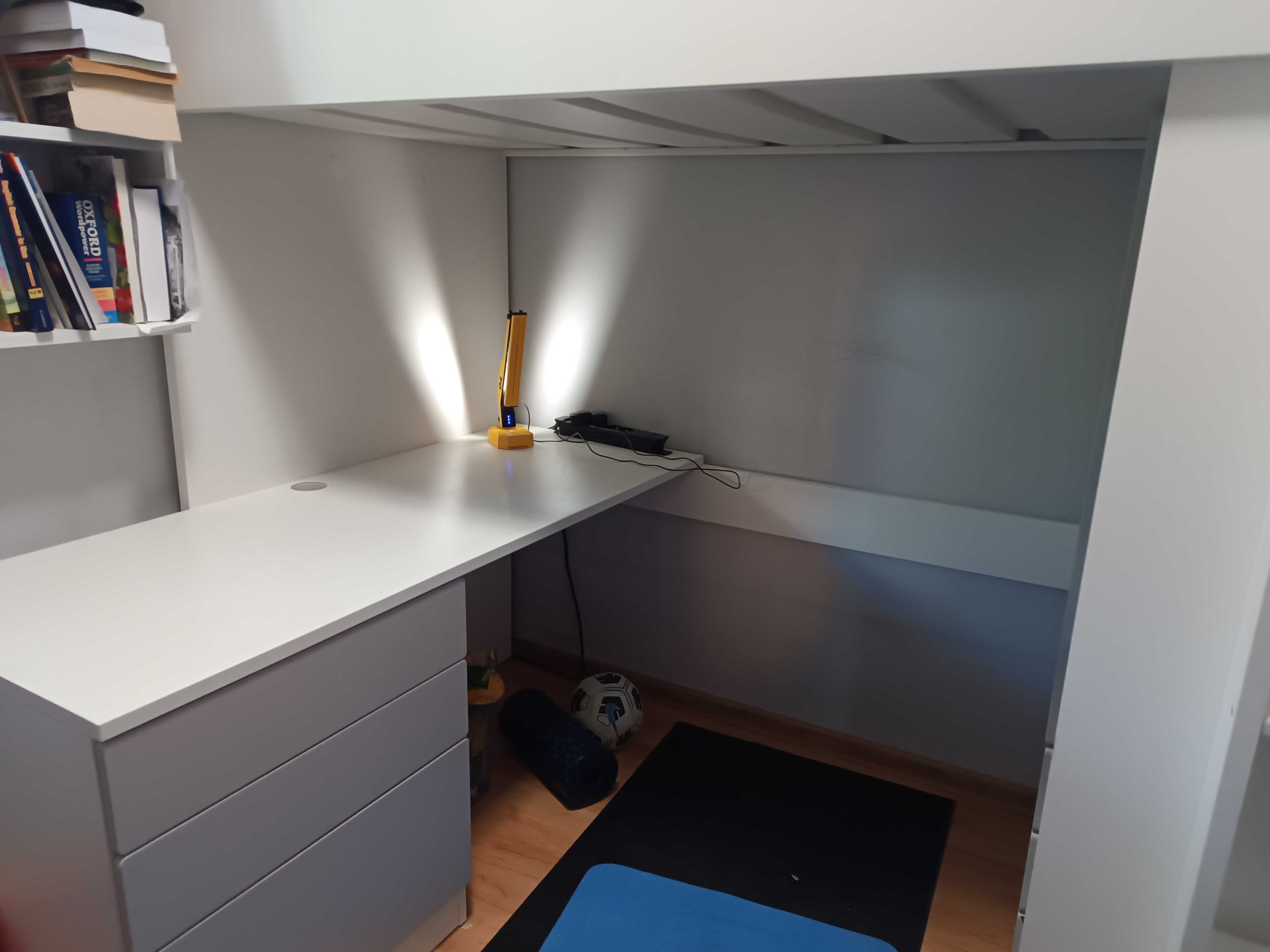 Zestaw Ikea Smastad łóżko/biurko/szafa