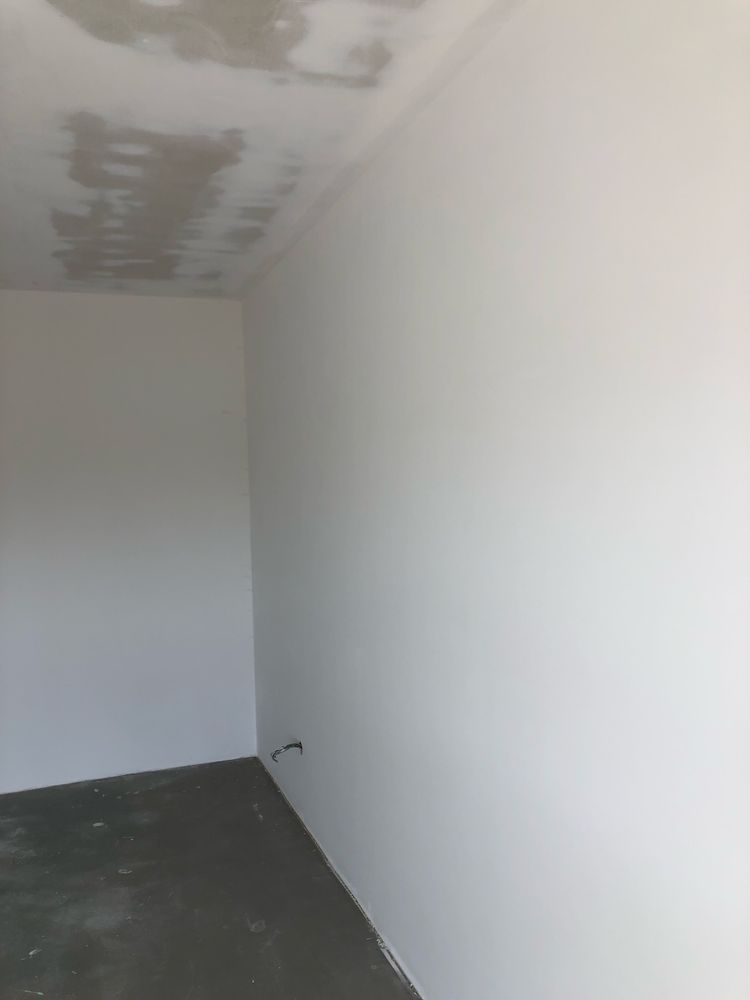 Szpachlowanie, malowanie wnetrz, elewacji