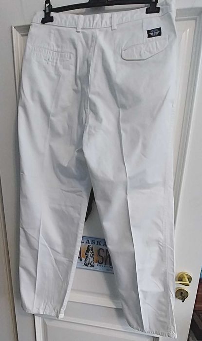 White men's dockers chinos w36 see images for measurements