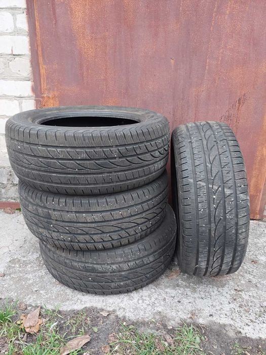 Комплект зимових шин 215/55 R16