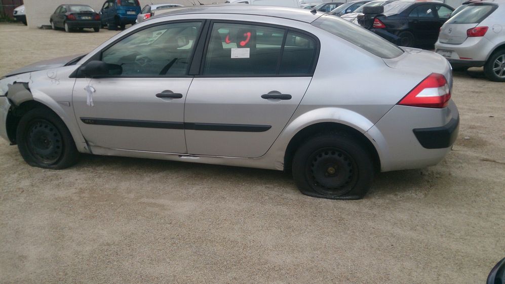 Renault Megane 1.5 classic 4 portas para peças.