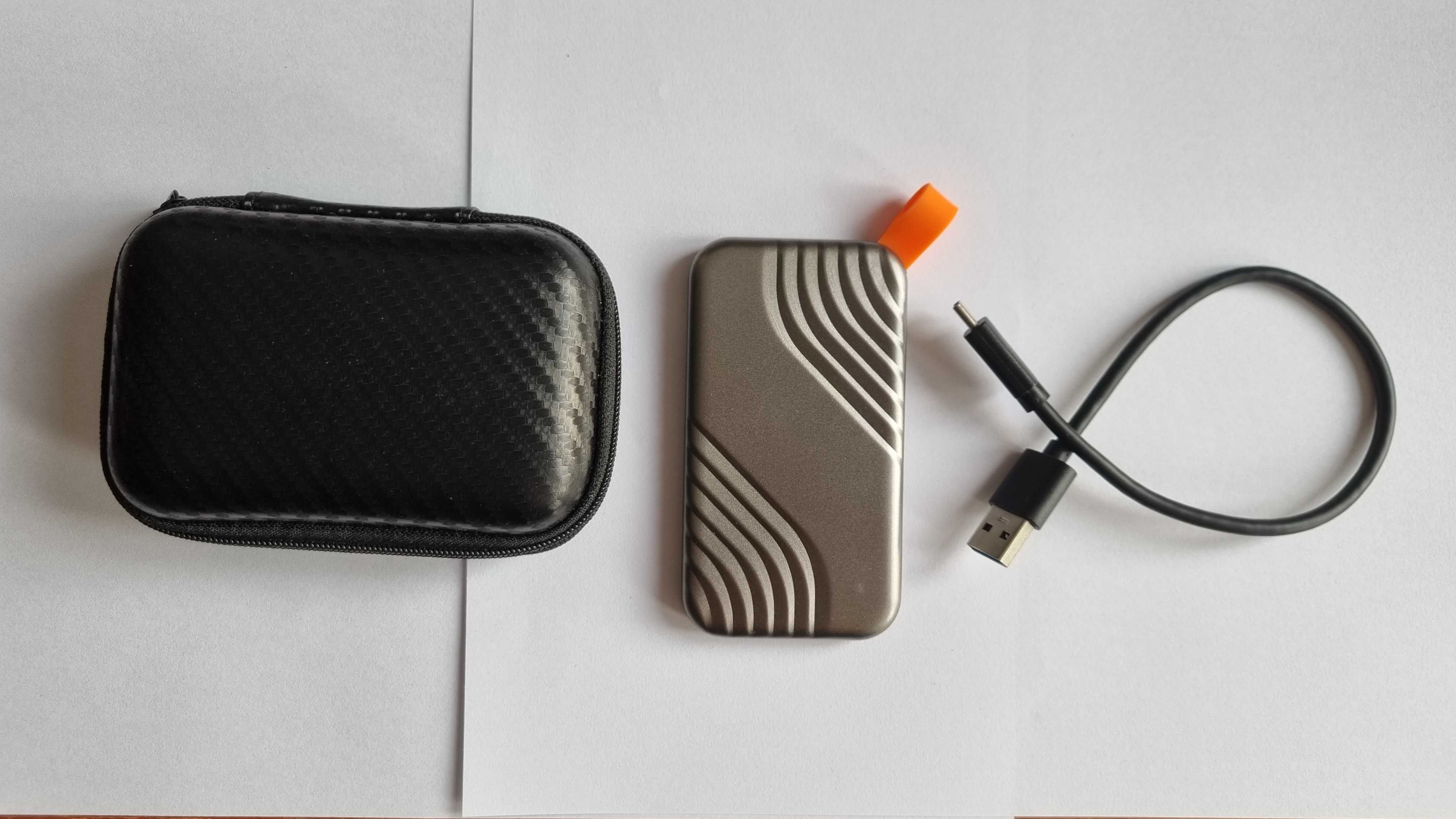 Зовнішній жорсткий диск на 2ТБ  USB 3.1