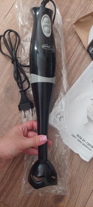 Блендер  Elta STABMIXER SY-1201B.