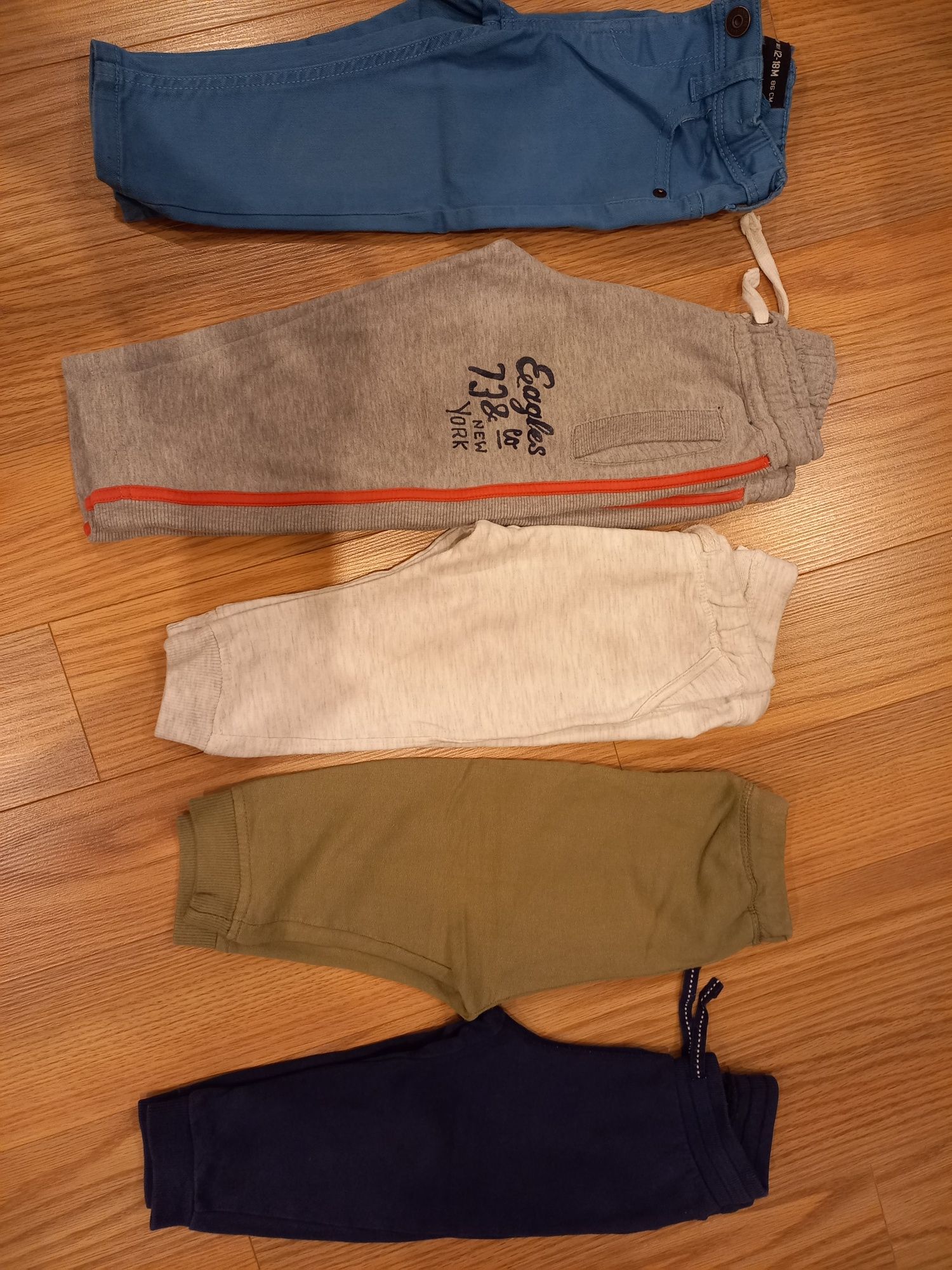 Conjunto calças/ camisolas tamanho 12-18 meses (Ref. 6)
