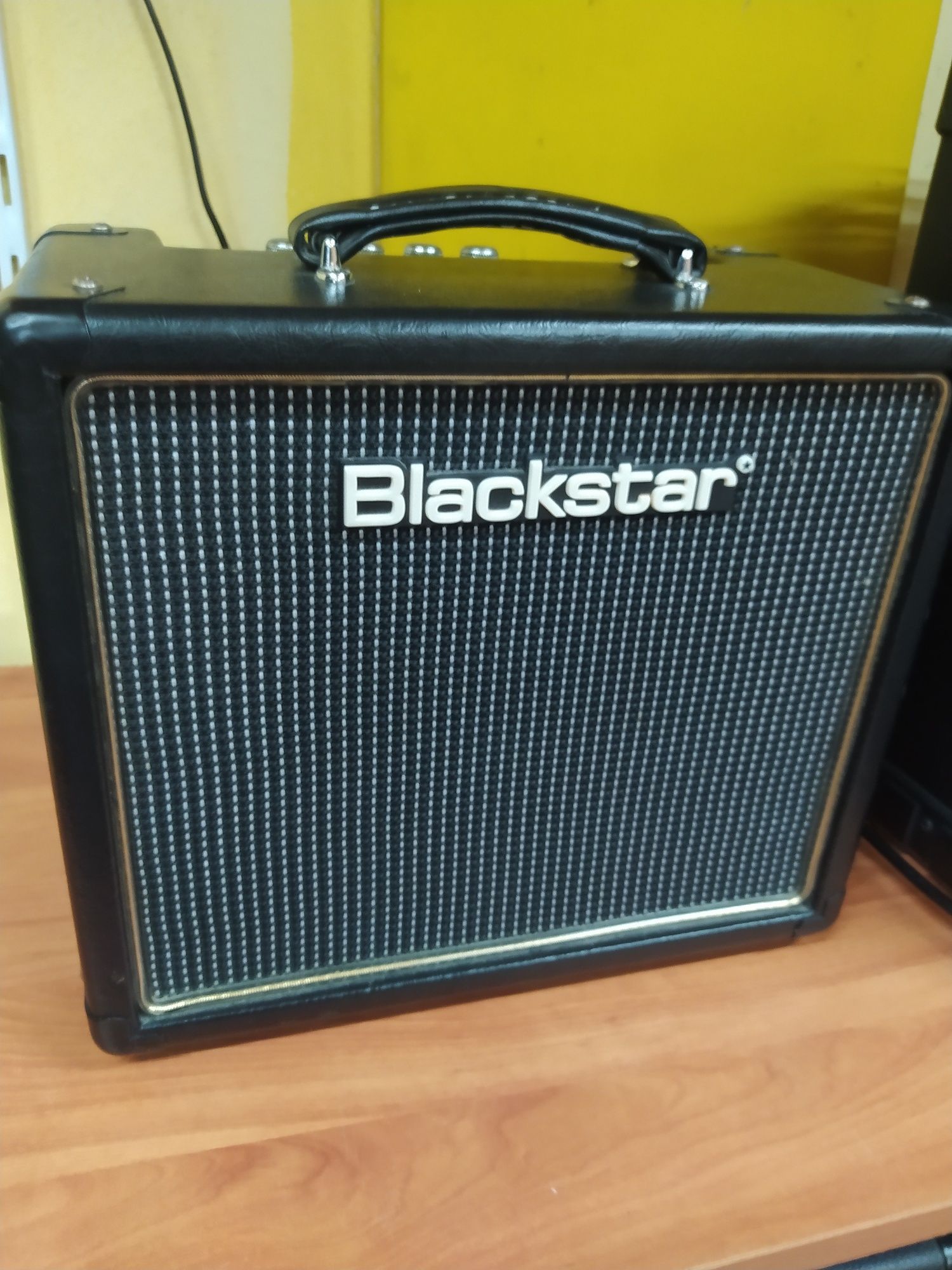 Amplificador guitarra Blackstar ht1 - r