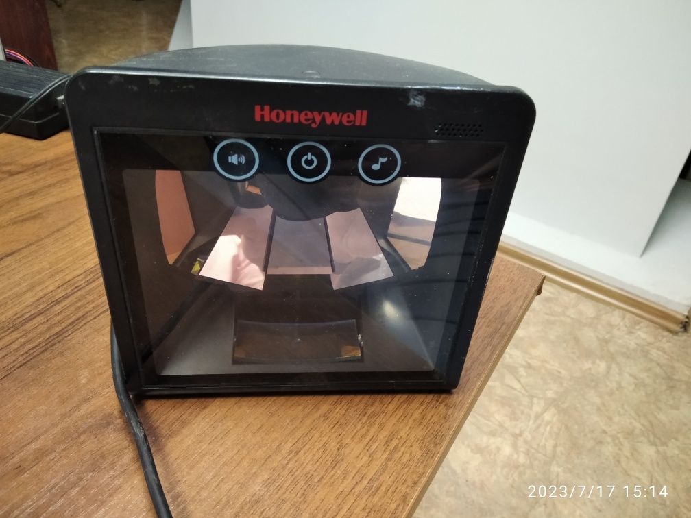 Сканер Honeywell ms7820