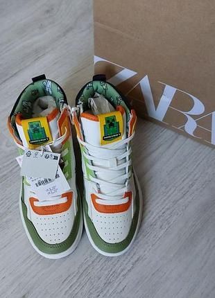 Дитячі кросівки Minecraft Zara 34 розмір
Заменитель, подкладка - те