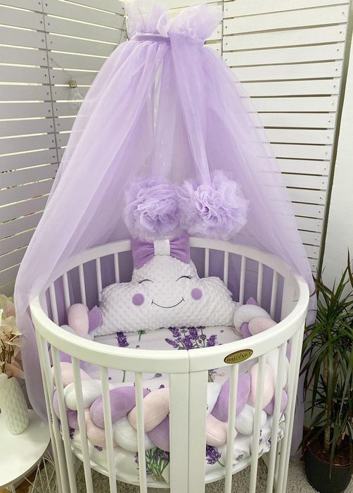 Балдахін з помпонами