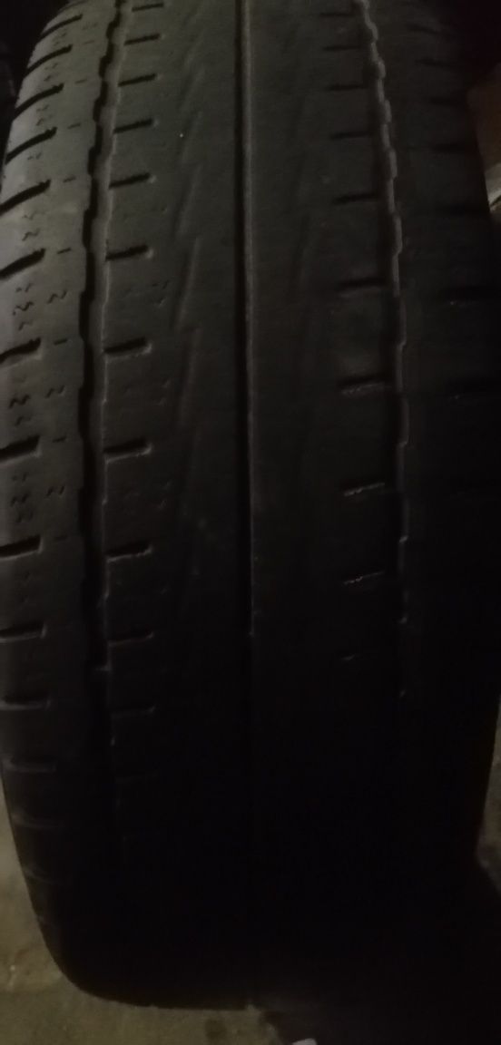 Шина 1шт.роспаровка Hankook 235/65R16c.