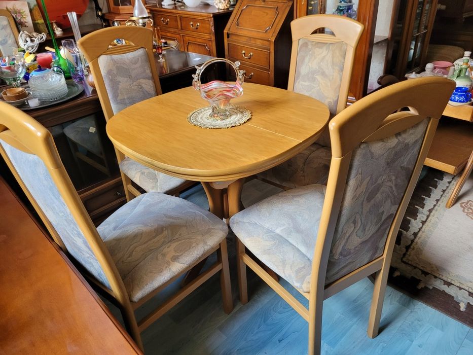 Stół rozkładany owal kolor orzech ciemny z 6 krzesłami