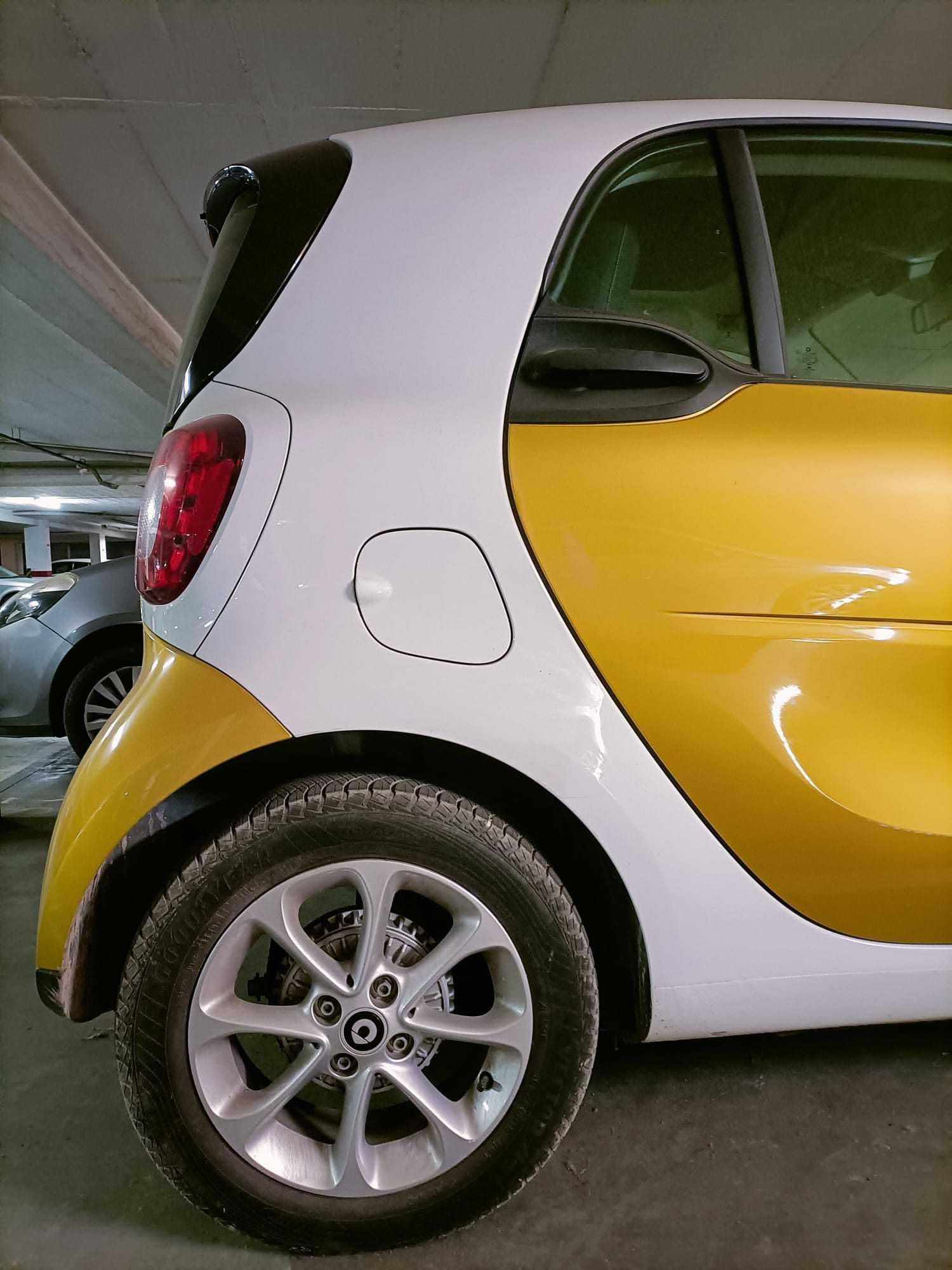 Smart ForTwo  Amarelo