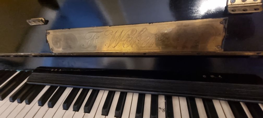 Pianino F. Weber