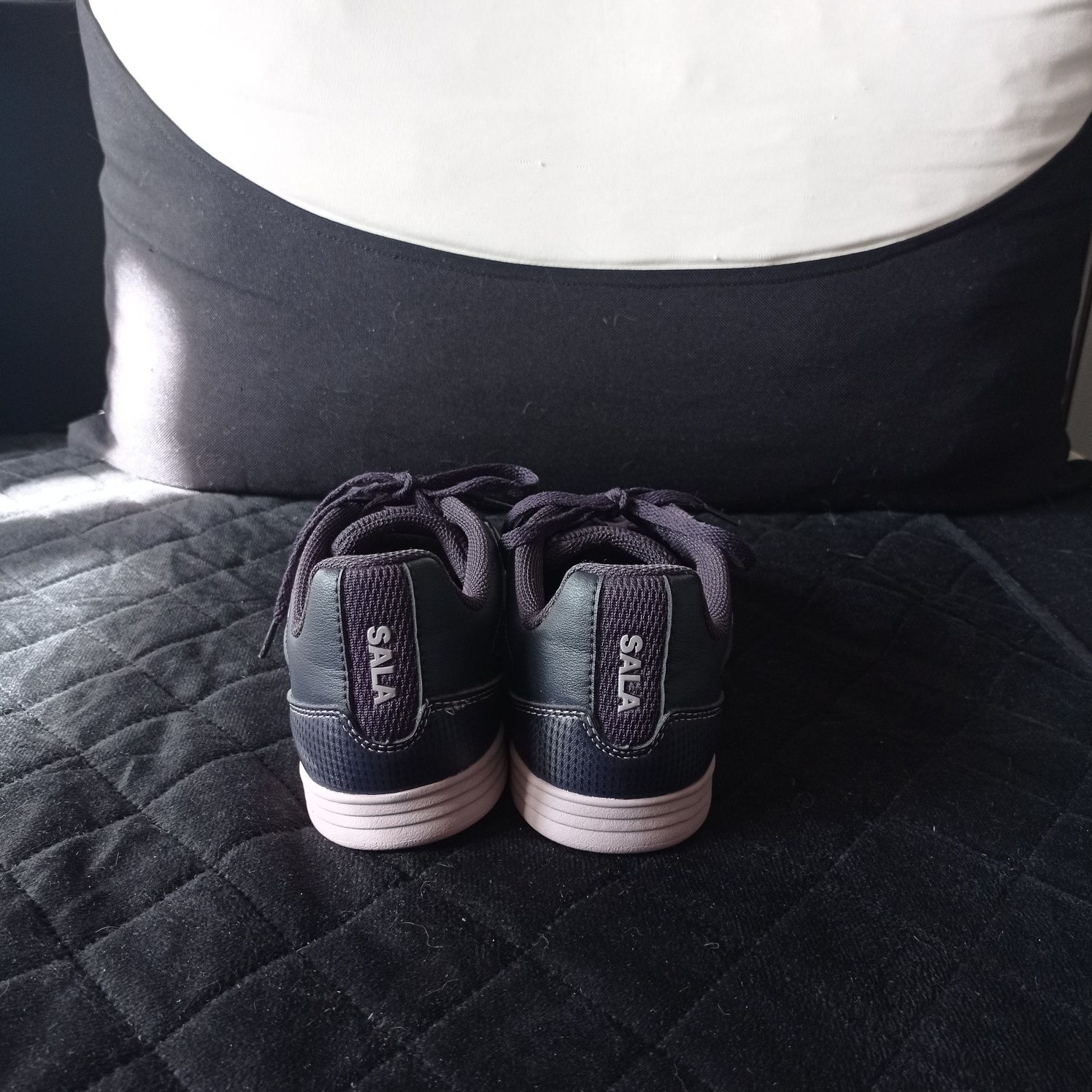 Adidasy, halówki dziecięce Adidas performance Super Sala 2 rozmiar 36.