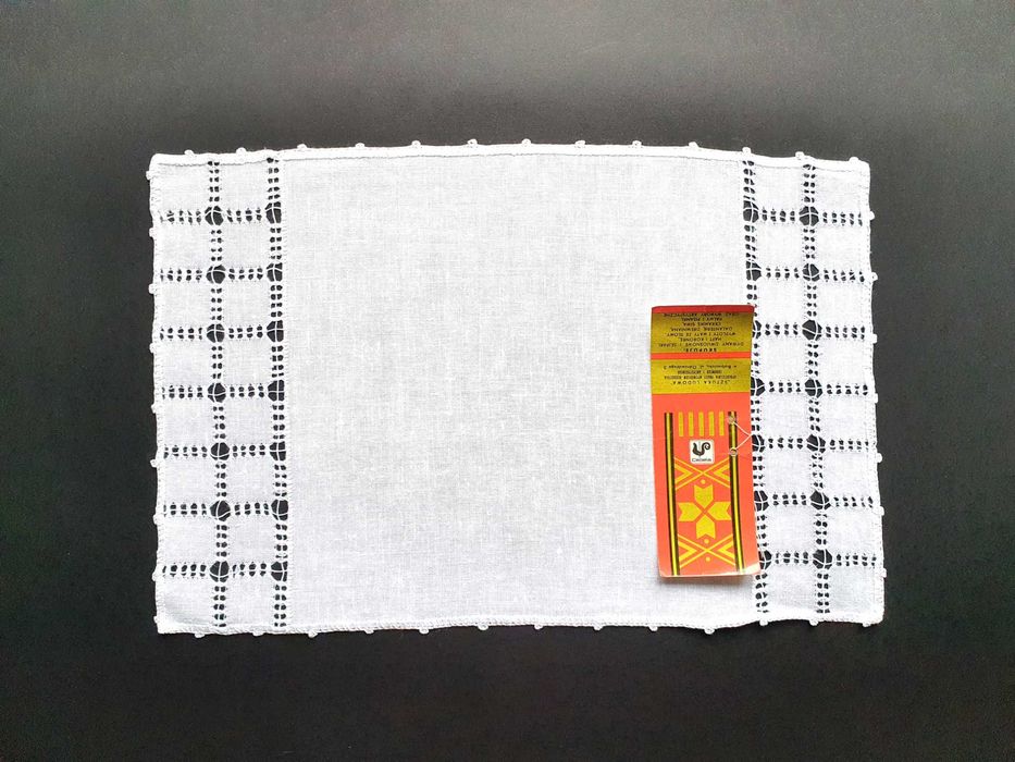 Serwetka lniana biała z mereżką Cepelia PRL Vintage 1990 r.