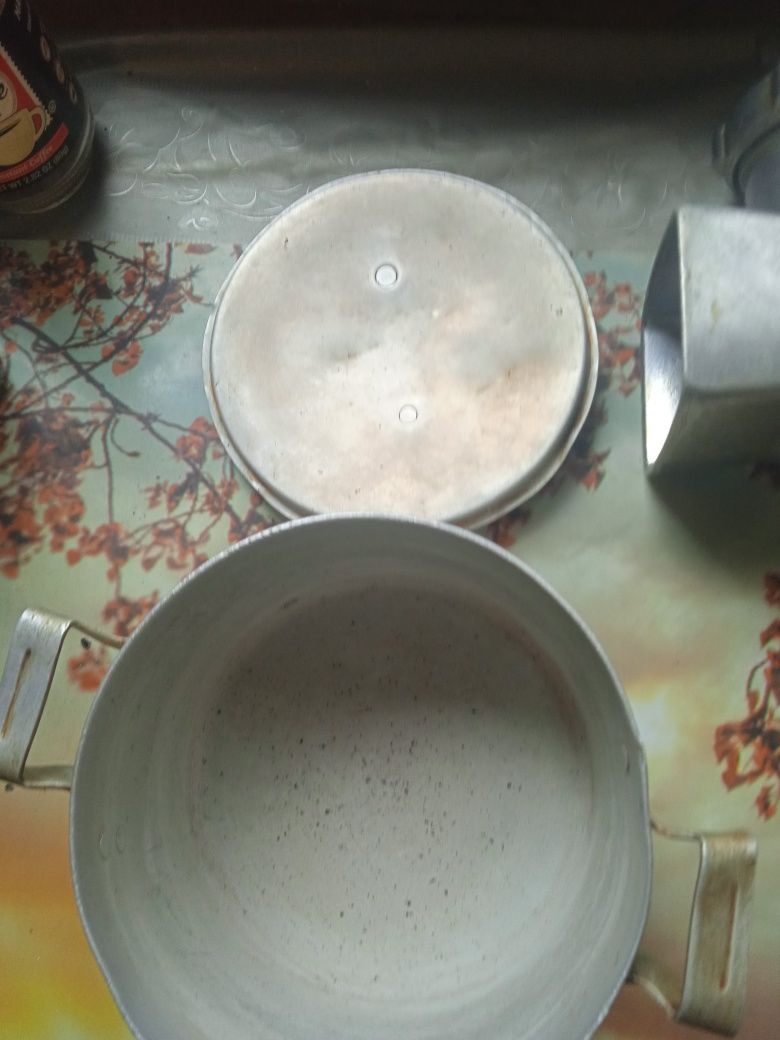 Мясорубка ручная,сито для муки,кастрюля,все б.у.