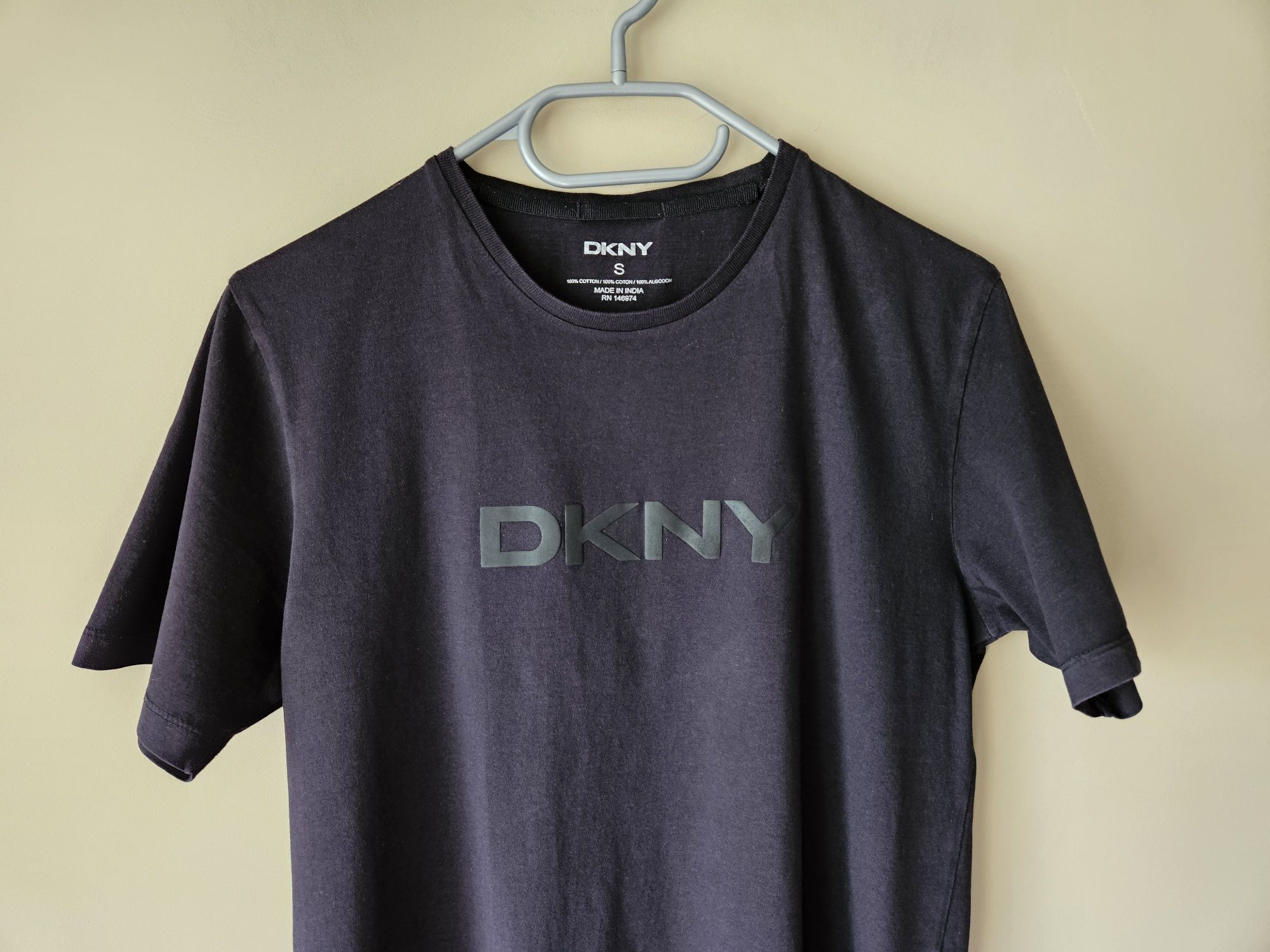 DKNY t-shirt rozmiar S