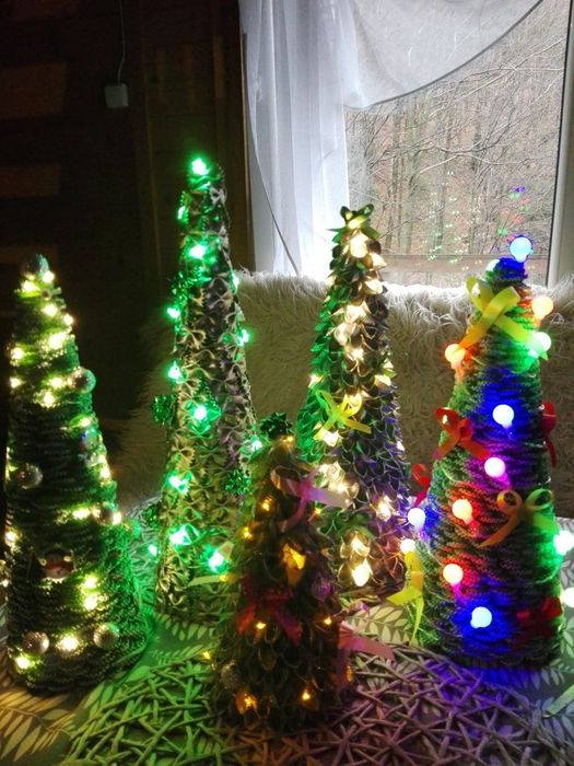 Rękodzieło choinki z makaronu