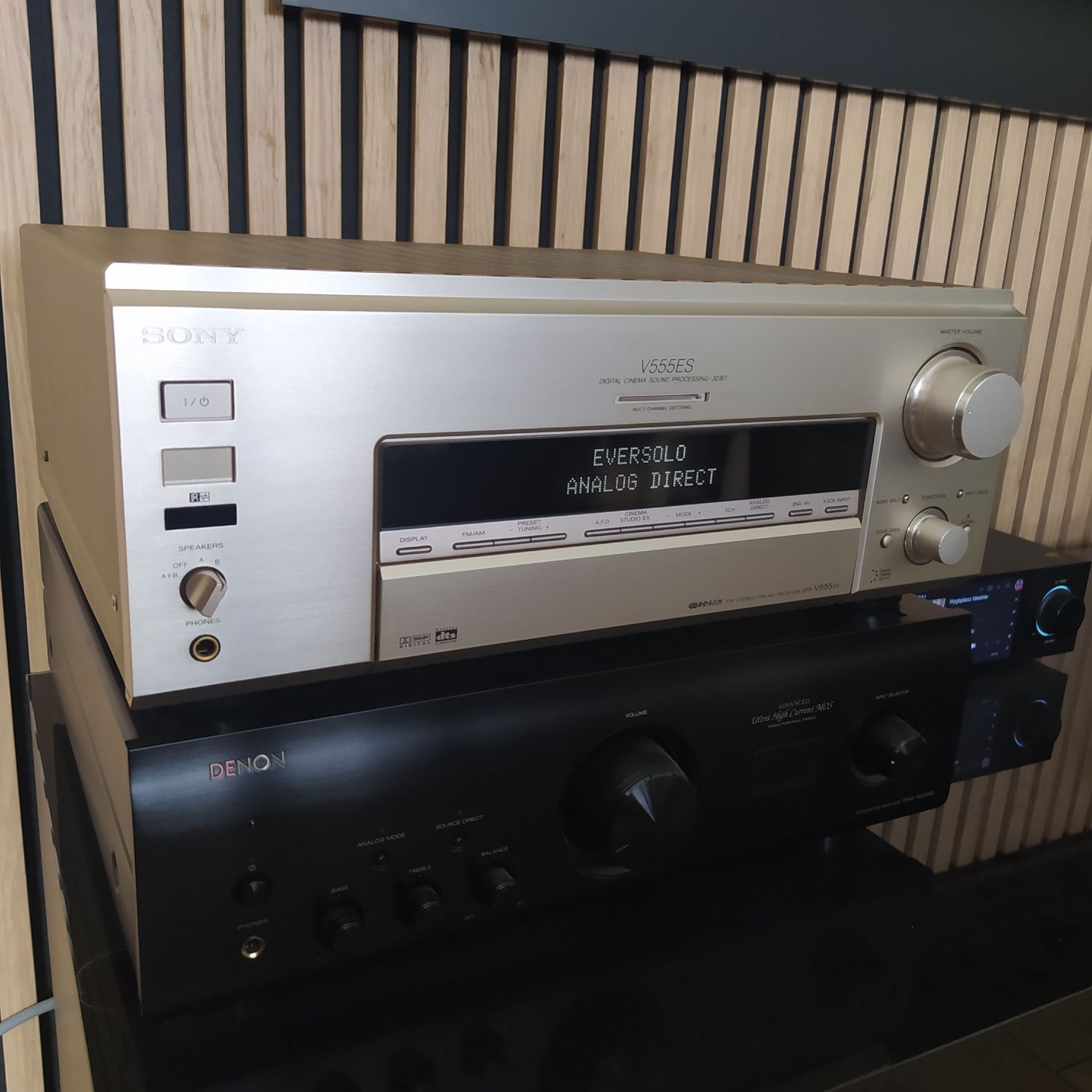 Amplituner Sony V 555 Es