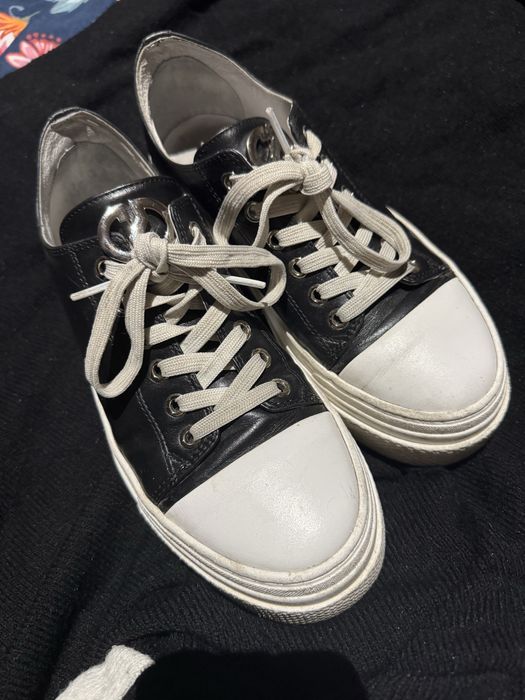 Biało czarne skórzane trampki sneakersy Carinii platforma