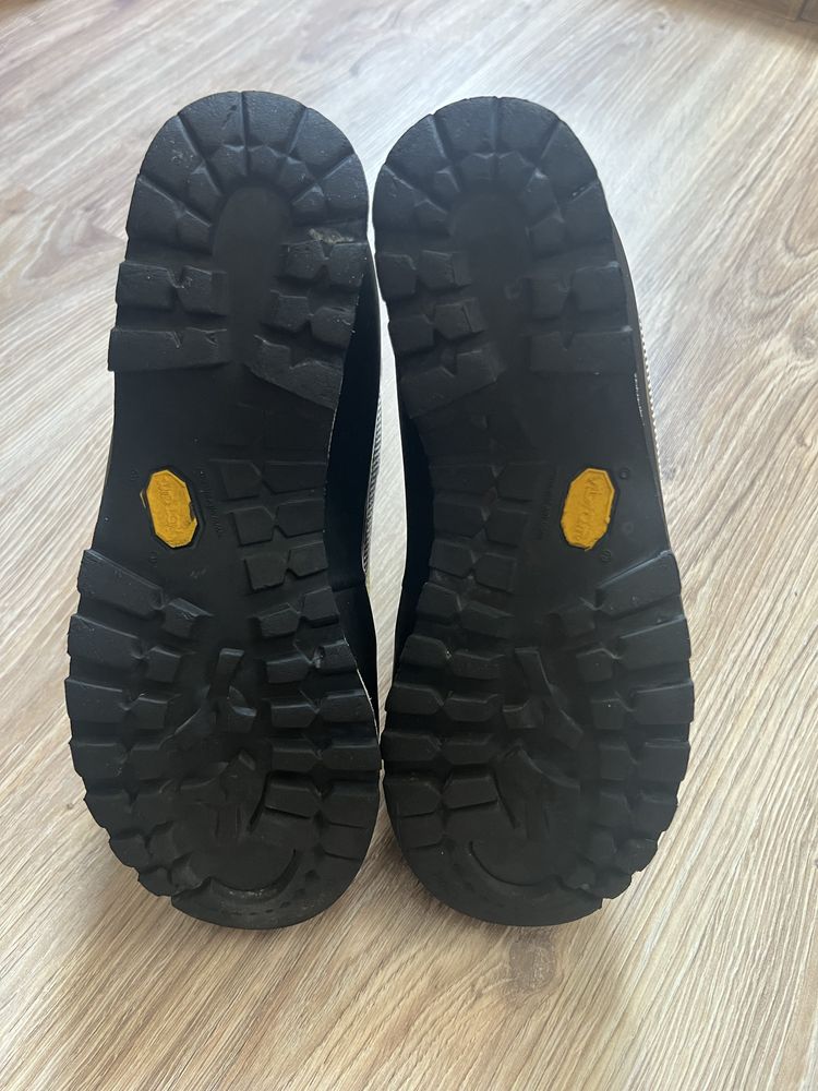 Трекінгові черевики La Sportiva 41 розмір оригінал