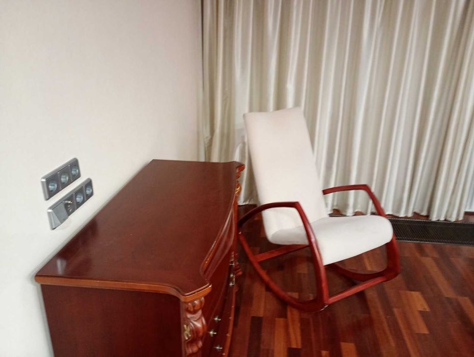 Оренда. вул. Сахарова, 80-А Новобуд Ближній центр Трирівнева. Паркінг!