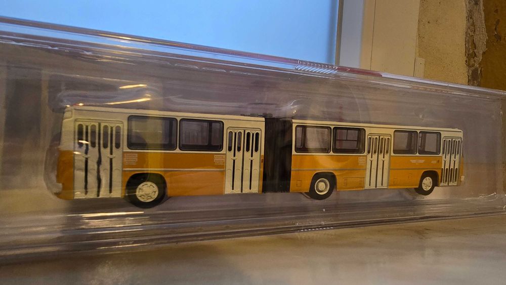 IKARUS 280.02 Brekina 1:87 w gablotce