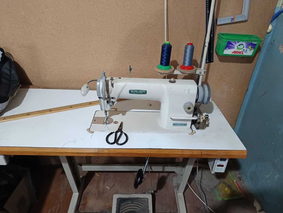 Швейна машинка Сіруба