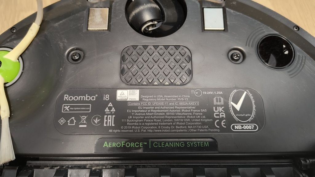 Робот-пилосос миючий iRobot Roomba combo i8 plus