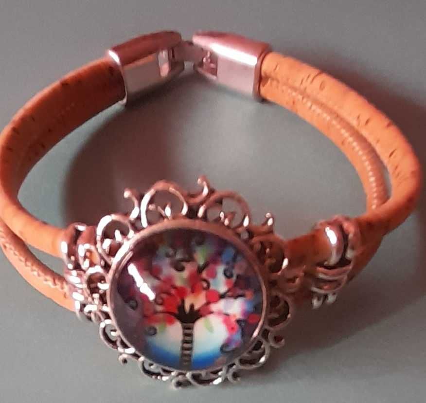 Pulseiras multicoloridas