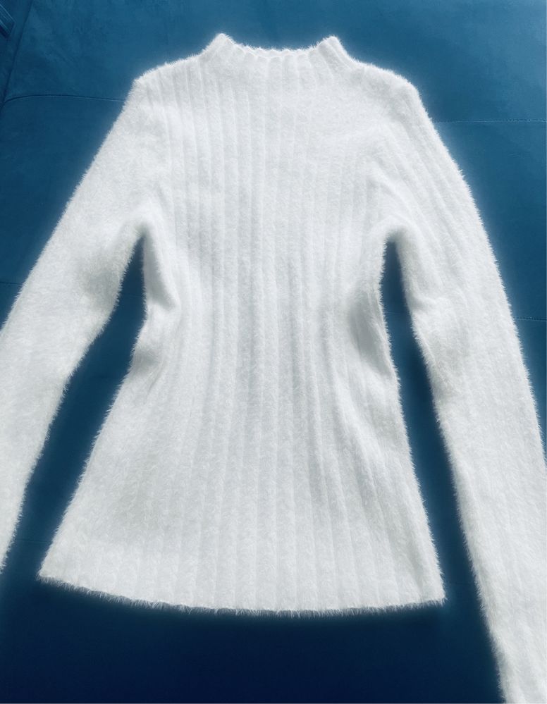 Nowy sweterek bez metki