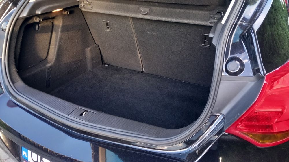 Opel Astra J 1.6 16v 115km stan BDB podgrzewane siedzenia i kierownica