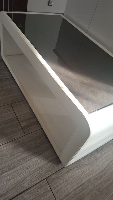 Ława biala ,szklany blat