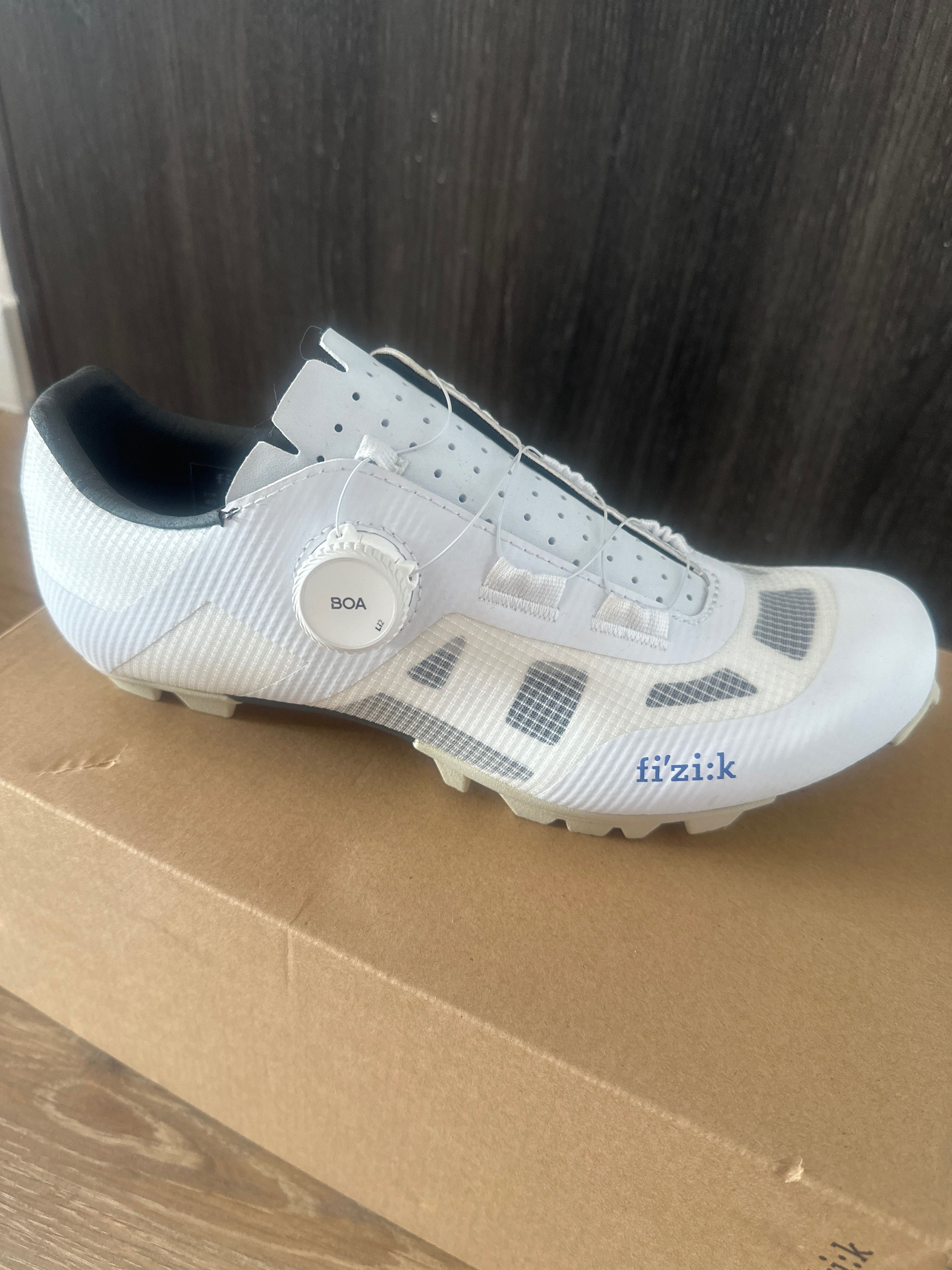 Buty Fizik  Vento Proxy białe 40