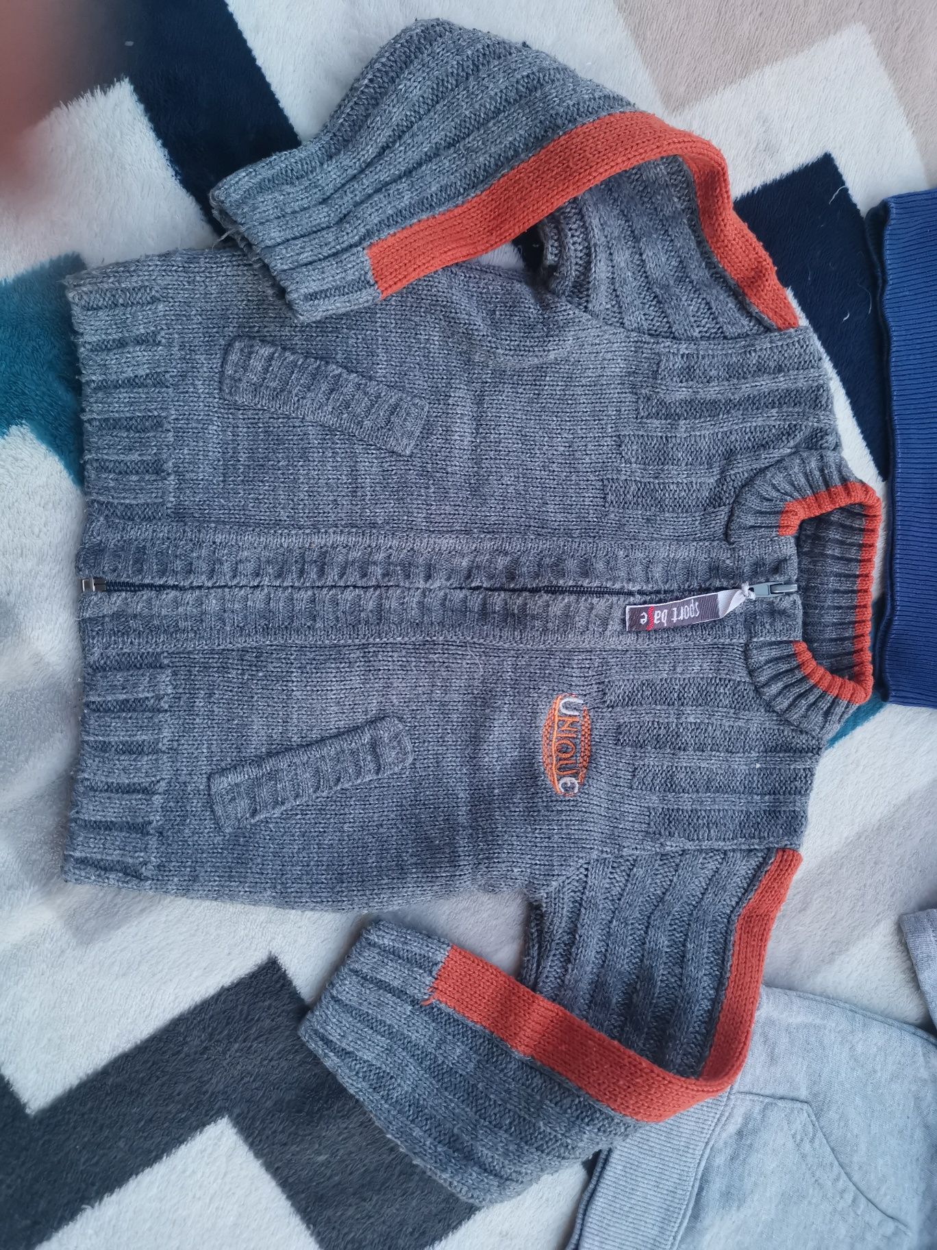 Zestaw komplet bluza, sweter c&a benetton rozm 92 - 98
