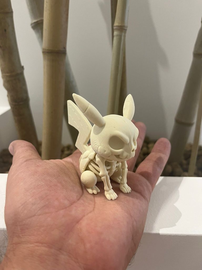Figura Pokémon Pikachu Esqueleto