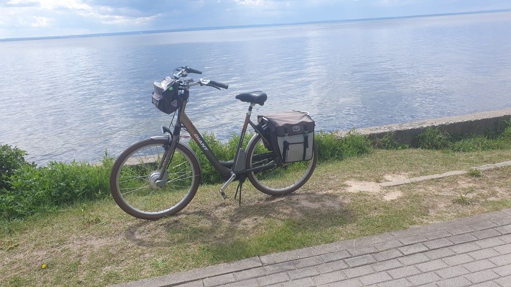 Rower  z wspomganiem elektrycznym Giant