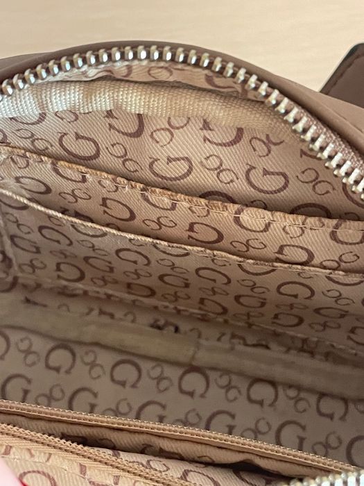 Сумка на пояс бананка від Guess