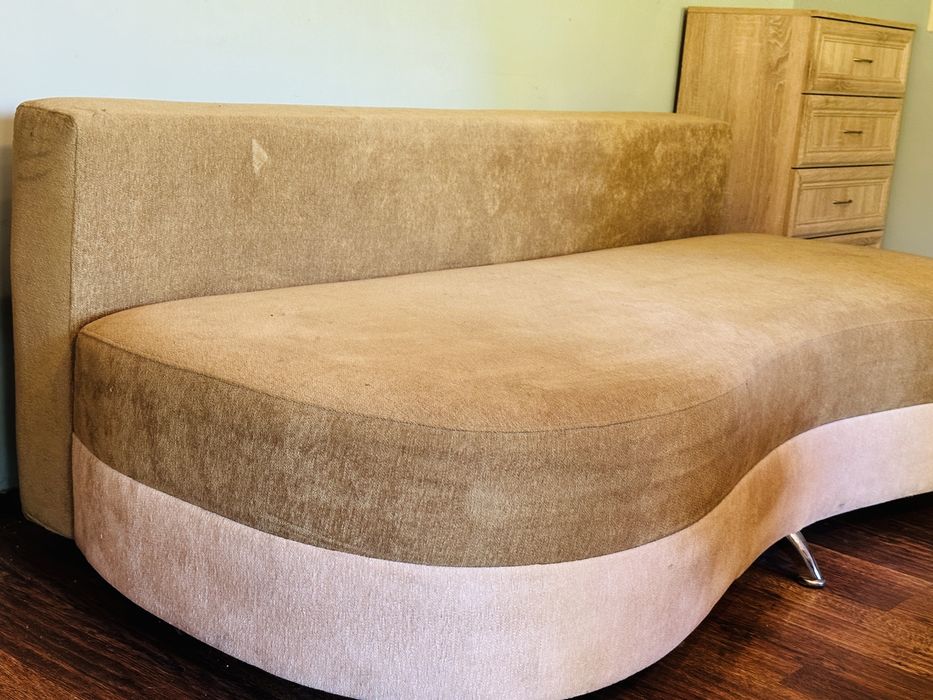 Komplet wypoczynkowy - sofa, fotele, pufy, poduszki - z funkcją spania