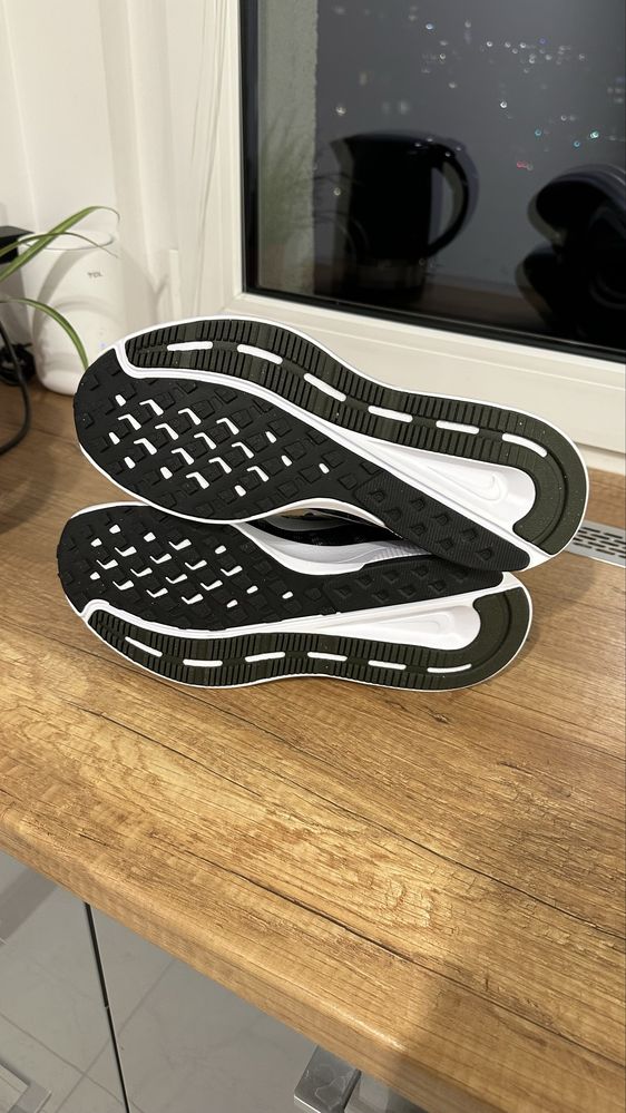 Trampki Nike run swift original buty new 42.5 uk8 męskie