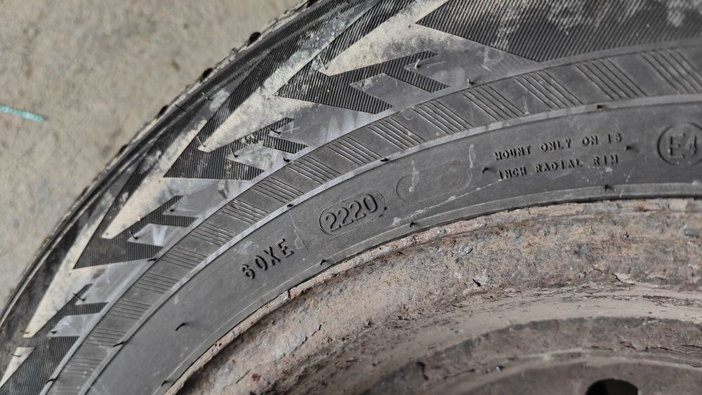 Opony zimowe Nokian WR SUV 4 215 70 r16