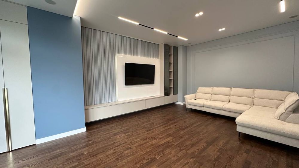 Продаж дизайнерської 2 км квартири в елітному ЖК Парус