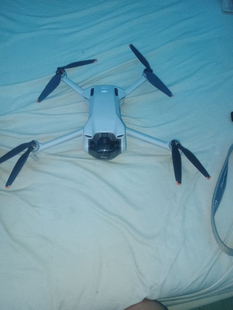Dji mini 3 wszystko sprawne dron był używany z dwa razy